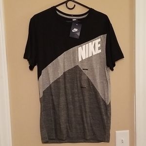 Nike T-shirt. Large